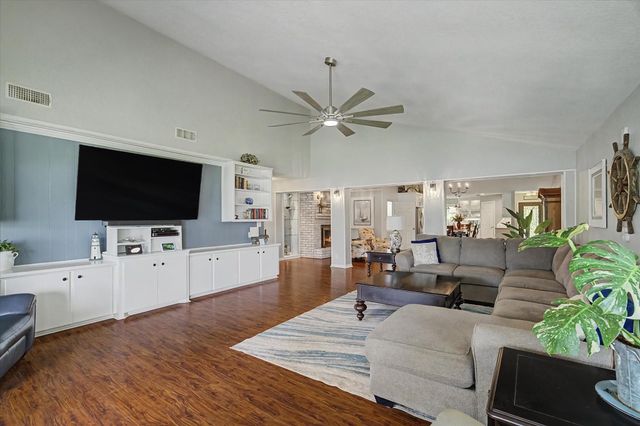 6041 Lazy Lane, Brazoria, TX 77422