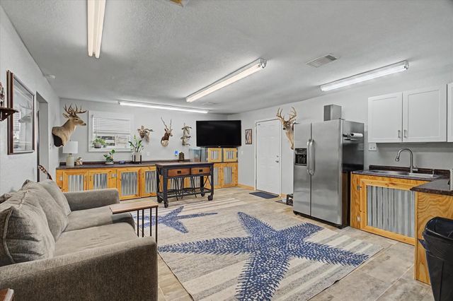 6041 Lazy Lane, Brazoria, TX 77422