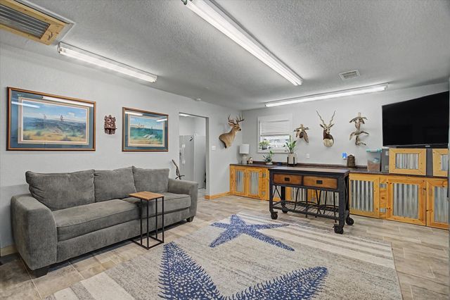6041 Lazy Lane, Brazoria, TX 77422