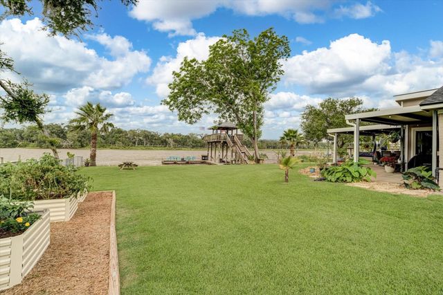 6041 Lazy Lane, Brazoria, TX 77422