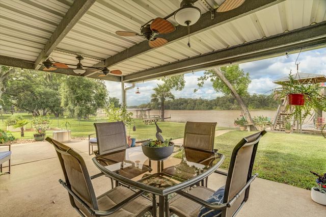 6041 Lazy Lane, Brazoria, TX 77422