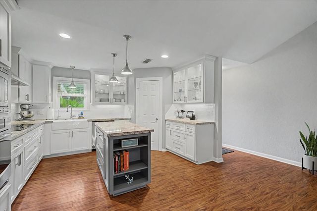 6041 Lazy Lane, Brazoria, TX 77422