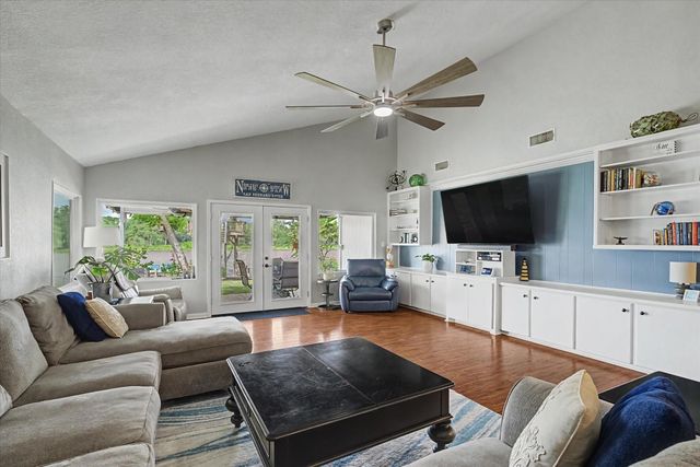 6041 Lazy Lane, Brazoria, TX 77422