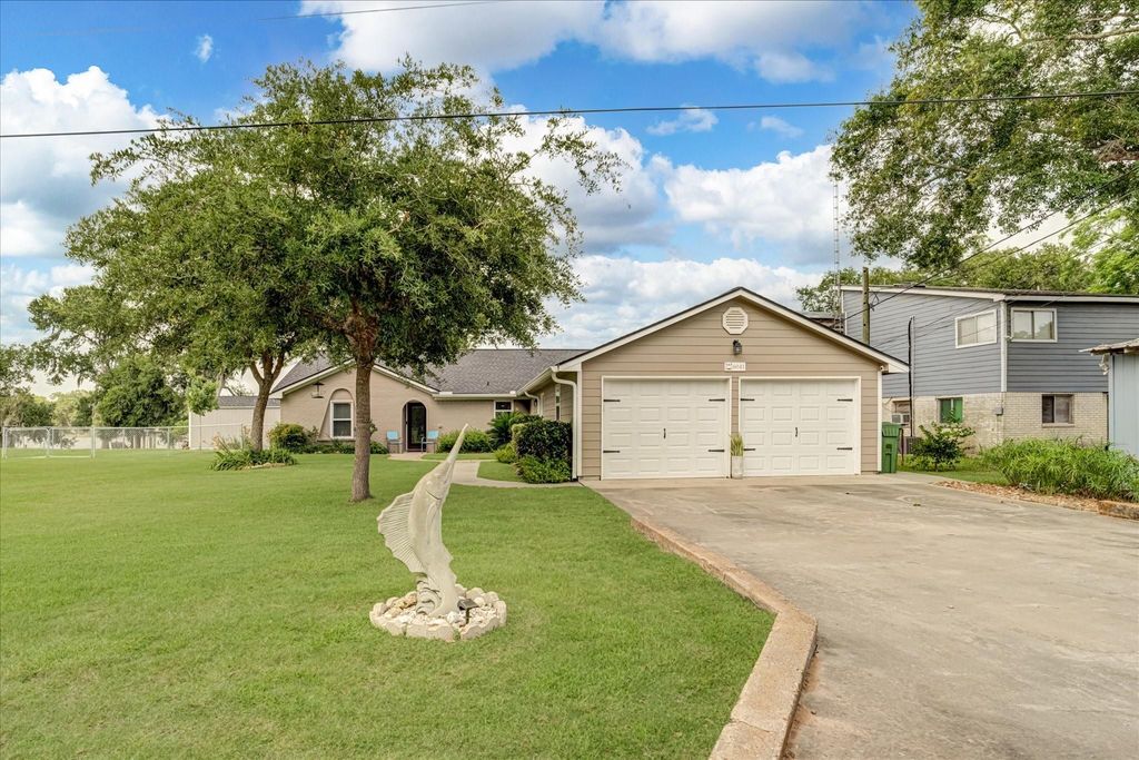 6041 Lazy Lane, Brazoria, TX 77422