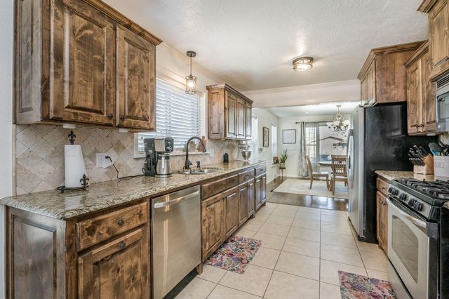 2000 3RD Avenue, Canyon, TX 79015