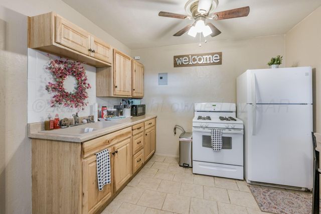 2000 3RD Avenue, Canyon, TX 79015