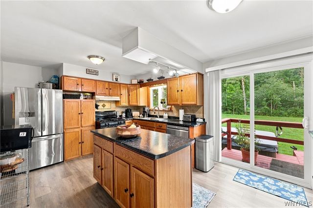 5227 Big Tree Road, Orchard Park, NY 14127