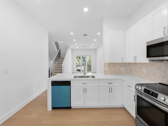 510 SE 7th Street 401, Fort Lauderdale, FL 33301