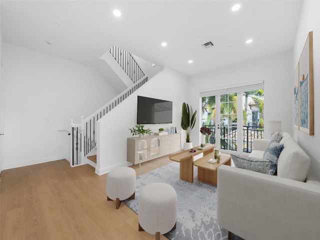 510 SE 7th Street 401, Fort Lauderdale, FL 33301