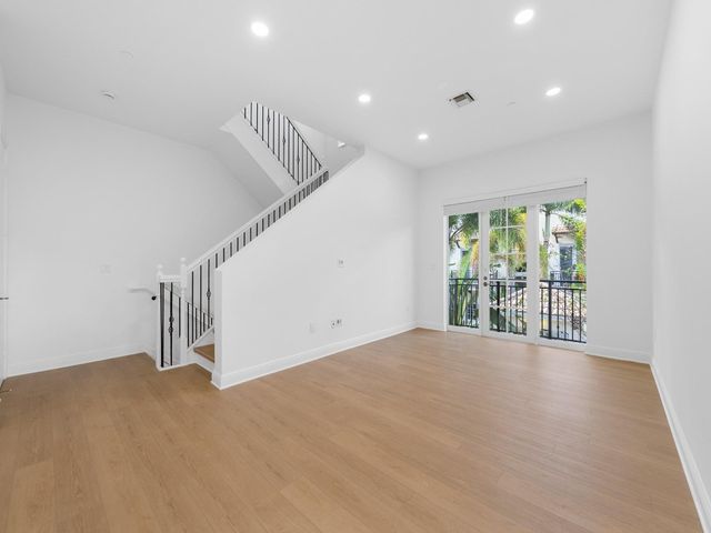 510 SE 7th Street 401, Fort Lauderdale, FL 33301