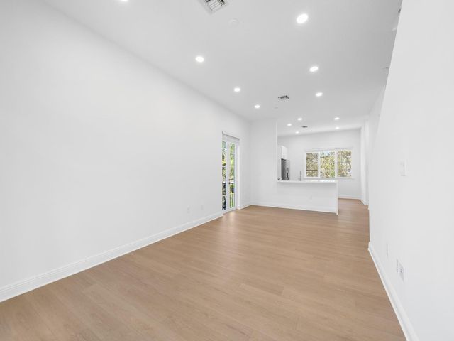 510 SE 7th Street 401, Fort Lauderdale, FL 33301