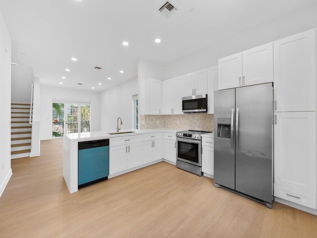 510 SE 7th Street 401, Fort Lauderdale, FL 33301