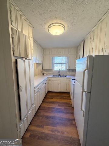 203 E Dixie Highway, Rutledge, GA 30663