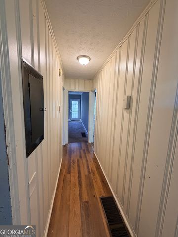 203 E Dixie Highway, Rutledge, GA 30663