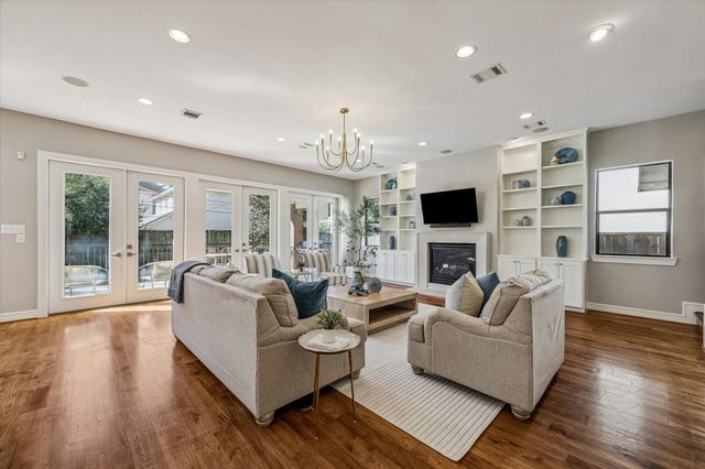 3833 Drummond Street, Houston, TX 77025