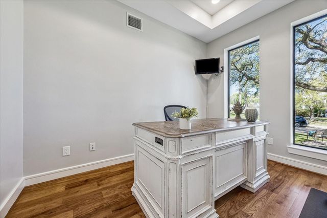 3833 Drummond Street, Houston, TX 77025