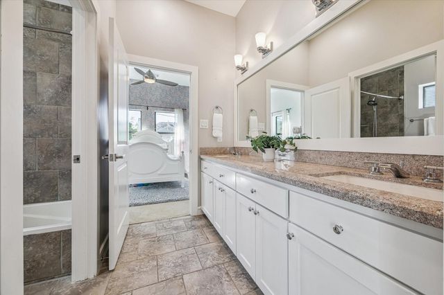 3833 Drummond Street, Houston, TX 77025