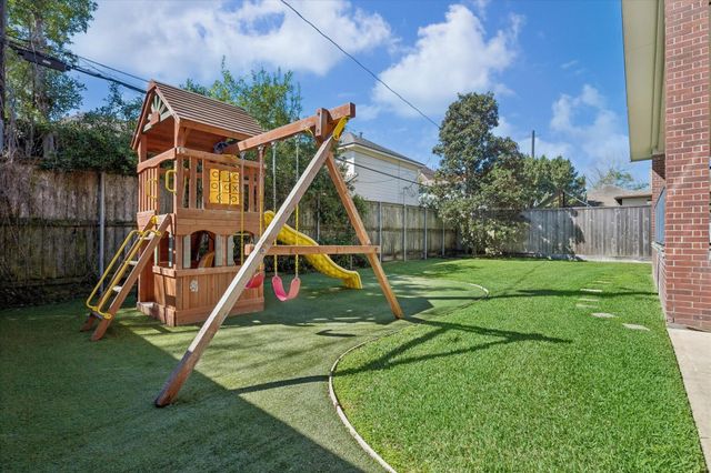 3833 Drummond Street, Houston, TX 77025