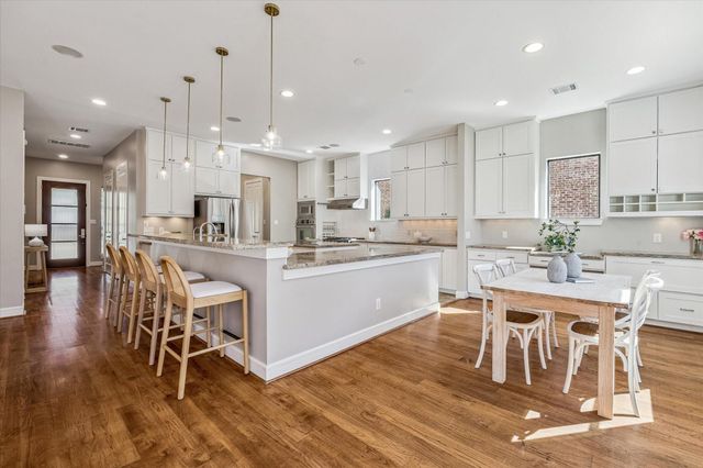 3833 Drummond Street, Houston, TX 77025