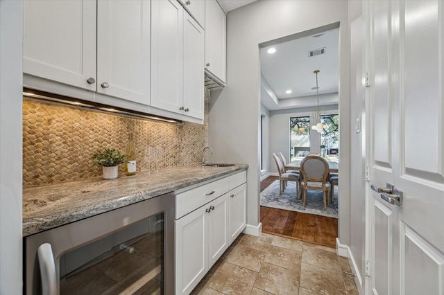 3833 Drummond Street, Houston, TX 77025