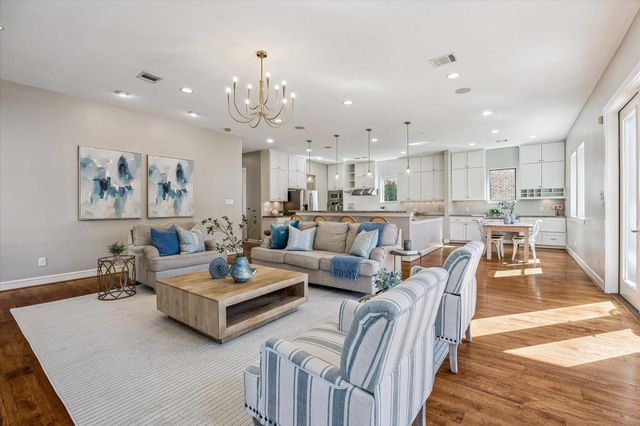 3833 Drummond Street, Houston, TX 77025