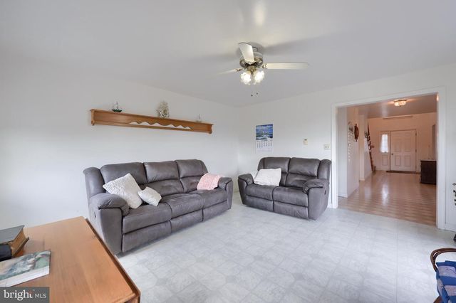 108 MEETINGHOUSE RD, Gap, PA 17527