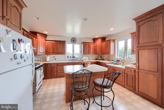 108 MEETINGHOUSE RD, Gap, PA 17527