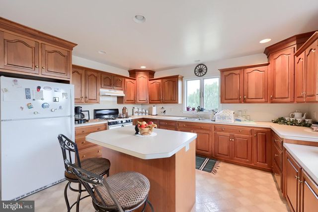 108 MEETINGHOUSE RD, Gap, PA 17527