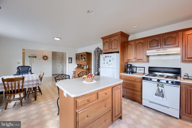 108 MEETINGHOUSE RD, Gap, PA 17527