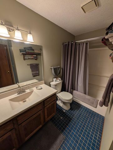 2445 Crestwood Drive, North Saint Paul, MN 55109