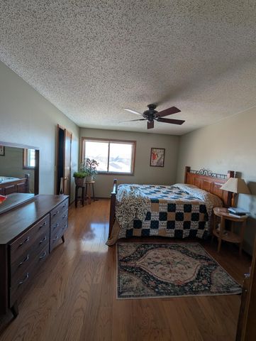 2445 Crestwood Drive, North Saint Paul, MN 55109