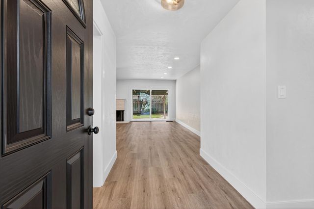 820 Ehrhardt Dr, Lodi, CA 95240