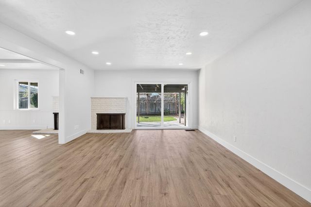 820 Ehrhardt Dr, Lodi, CA 95240