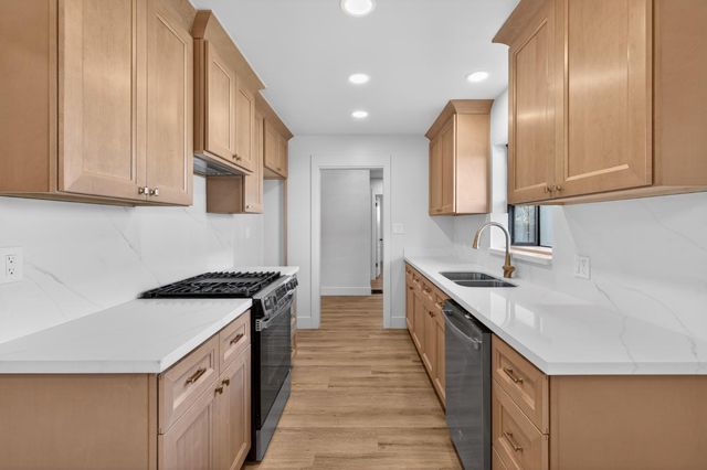 820 Ehrhardt Dr, Lodi, CA 95240