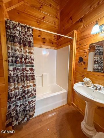 2138 Walnut Court, Sevierville, TN 37876