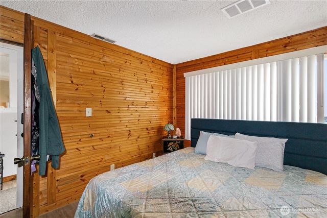 18627 32nd Avenue S, Seatac, WA 98188