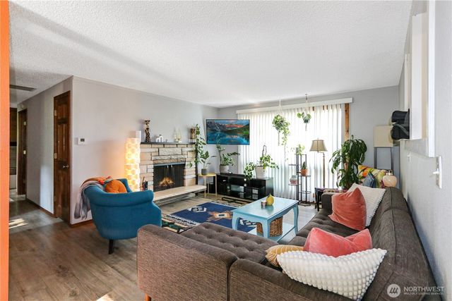 18627 32nd Avenue S, Seatac, WA 98188