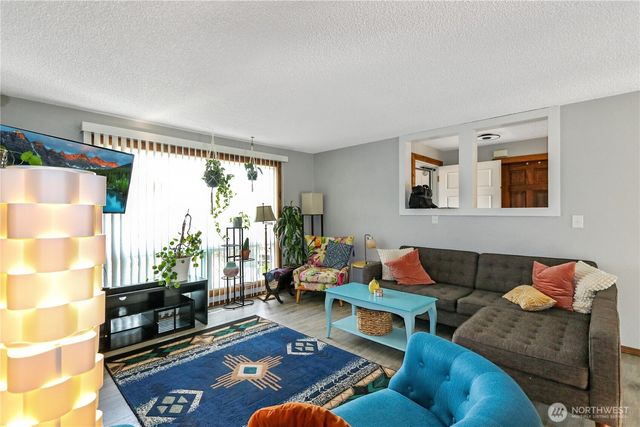 18627 32nd Avenue S, Seatac, WA 98188