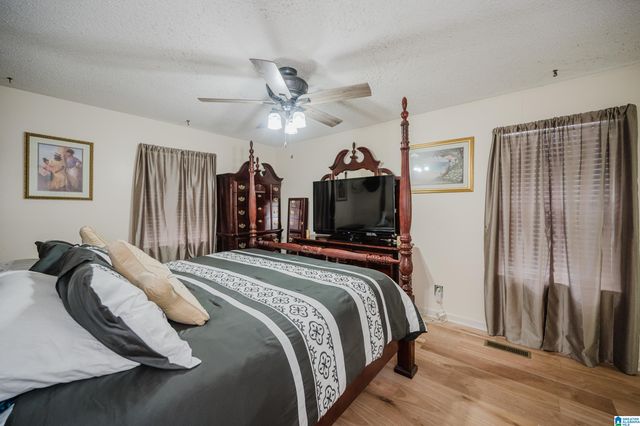 17 FREDA JANE LANE, Birmingham, AL 35215