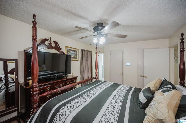 17 FREDA JANE LANE, Birmingham, AL 35215