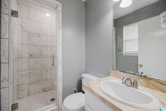 17 FREDA JANE LANE, Birmingham, AL 35215