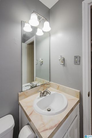 17 FREDA JANE LANE, Birmingham, AL 35215