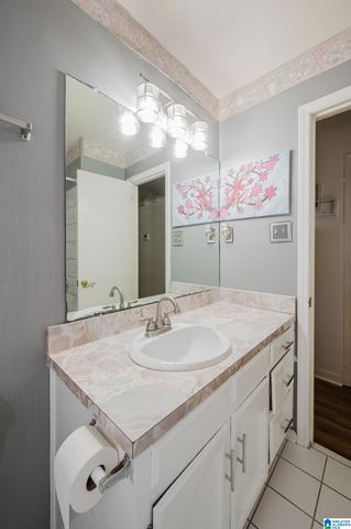 17 FREDA JANE LANE, Birmingham, AL 35215