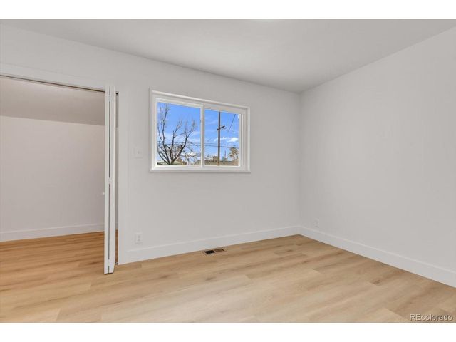 7800 Ladore St, Commerce City, CO 80022