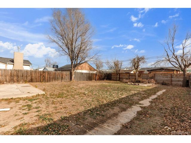 7800 Ladore St, Commerce City, CO 80022