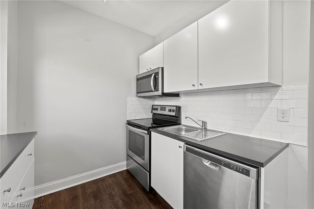 1385 Cranford Avenue 11, Lakewood, OH 44107