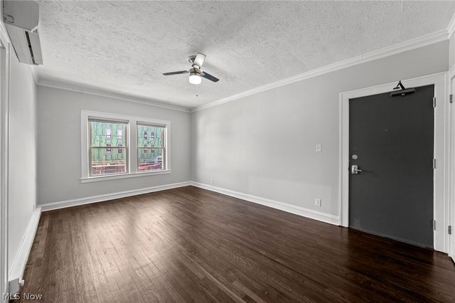 1385 Cranford Avenue 11, Lakewood, OH 44107