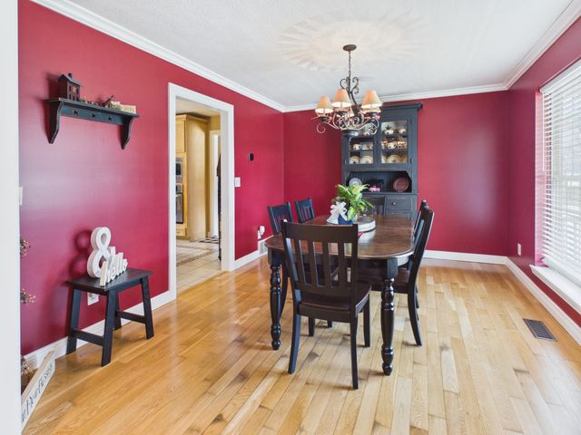 32 Diamond Drive, Barboursville, WV 25504