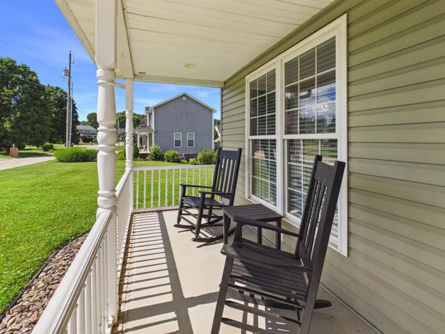 32 Diamond Drive, Barboursville, WV 25504