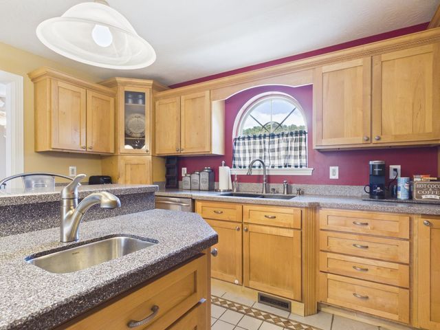 32 Diamond Drive, Barboursville, WV 25504